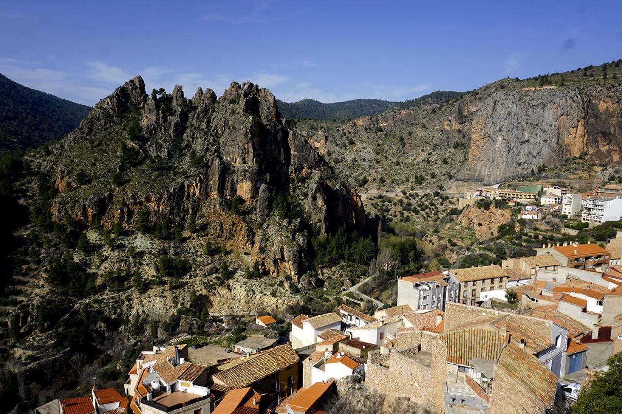Alojamientos Rurales Entre Rocas Аїна Екстер'єр фото