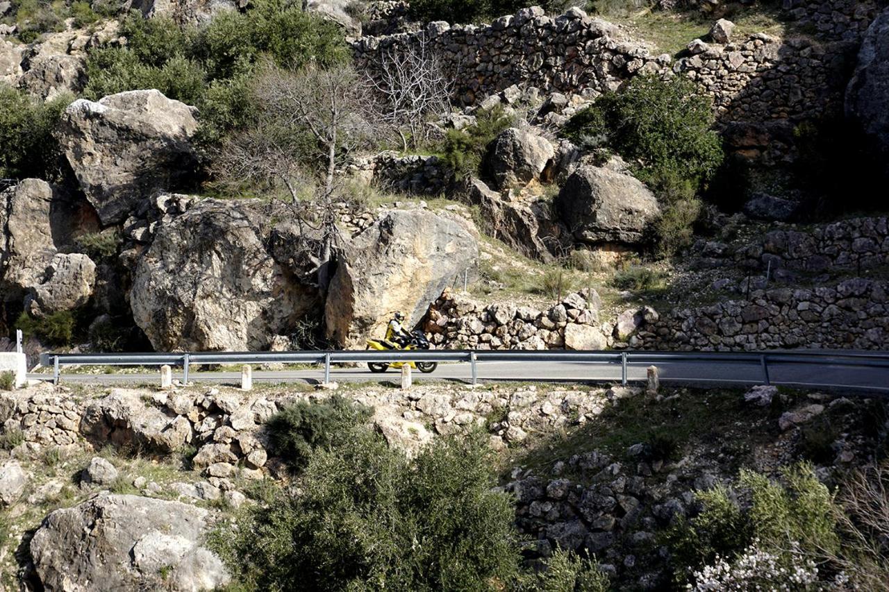 Alojamientos Rurales Entre Rocas Аїна Екстер'єр фото